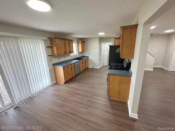 Farmington Hills, MI 48336,23116 PURDUE AVE