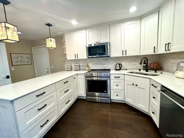 Rochester, MI 48307,252 1ST ST