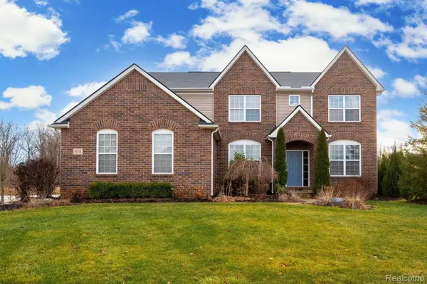 810 BIRCHWOOD, Oakland, MI 48363