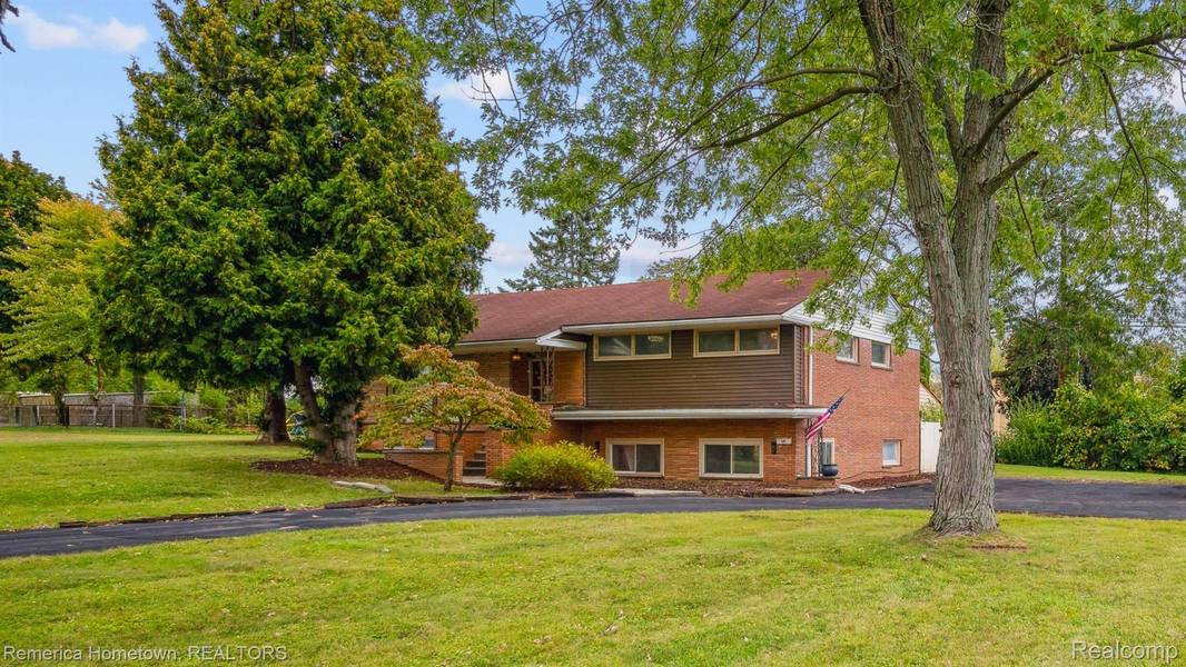 31525 WINDSOR ST, Garden City, MI 48135