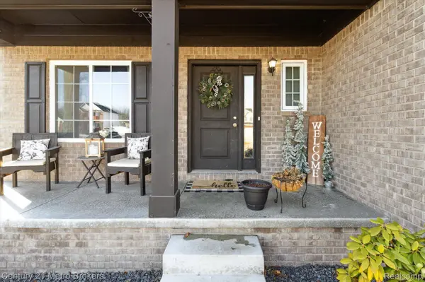 Grand Blanc, MI 48439,8188 HIDDEN COVE