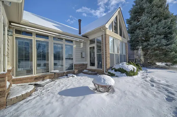 Washington, MI 48094,7933 GLACIER CLUB DR