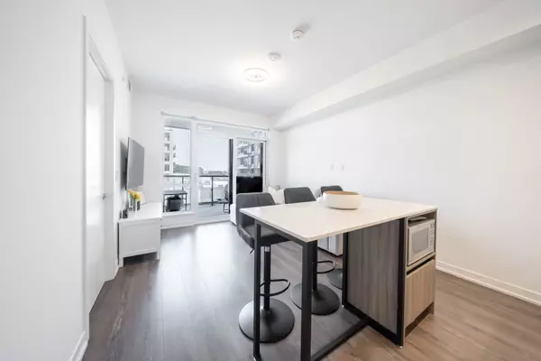 7950 Bathurst ST #524, Vaughan, ON L4J 0L4