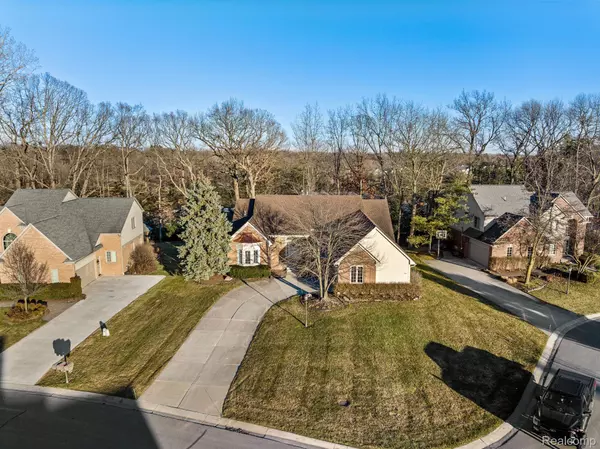 Rochester Hills, MI 48309,3753 WARWICK DR