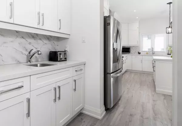 Hamilton, ON L9G 3K9,388 KLEIN CIR