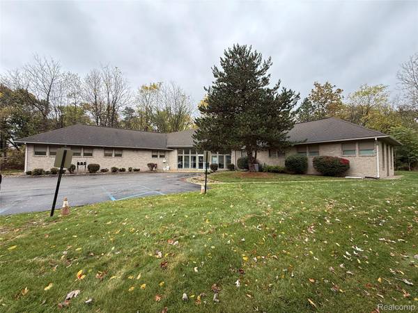 3380 Beecher RD, Flint, MI 48532