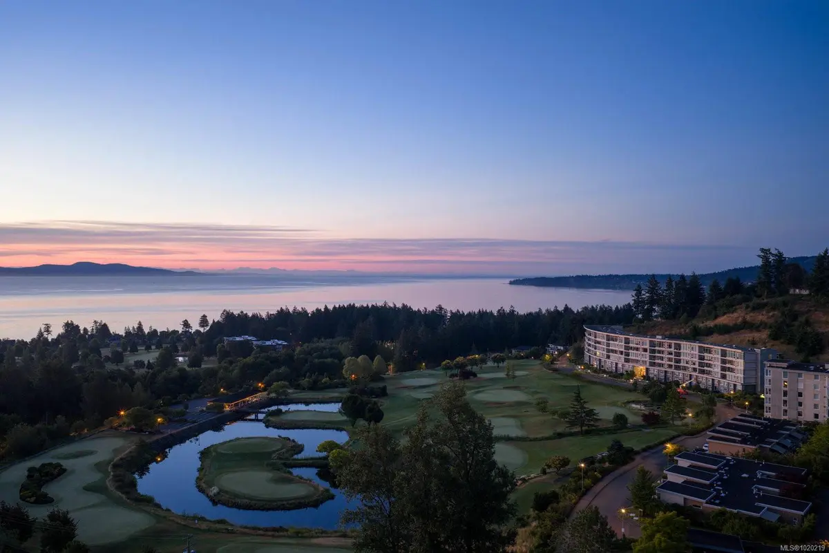 Saanich, BC V8Y 3H8,5322 Sayward Hill Cres