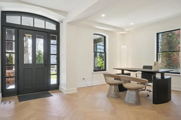 2187 Lakeshore RD, Burlington, ON L7R 1A5