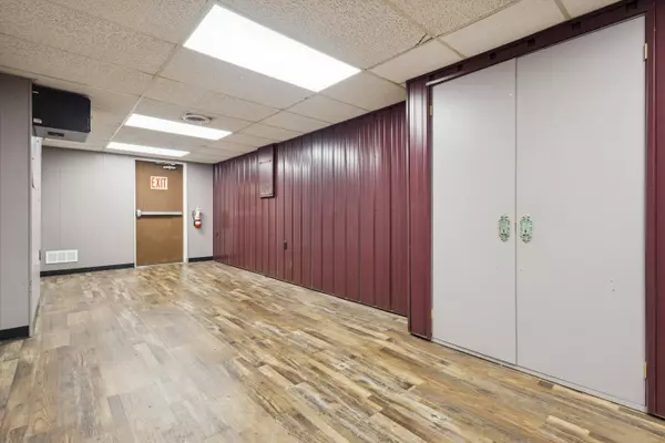 Niles, MI 49120,302 E Main ST #230