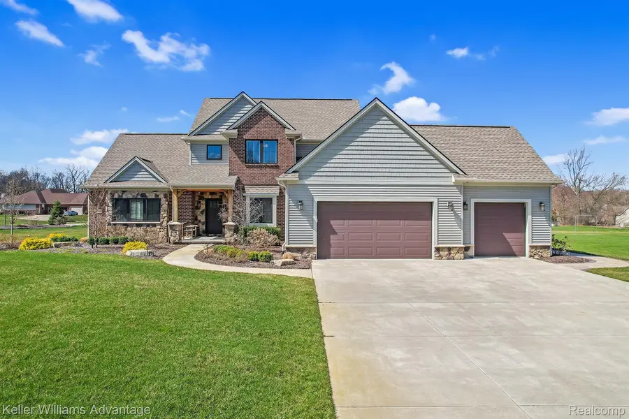 5551 Mesa Verde TRL, White Lake, MI 48383