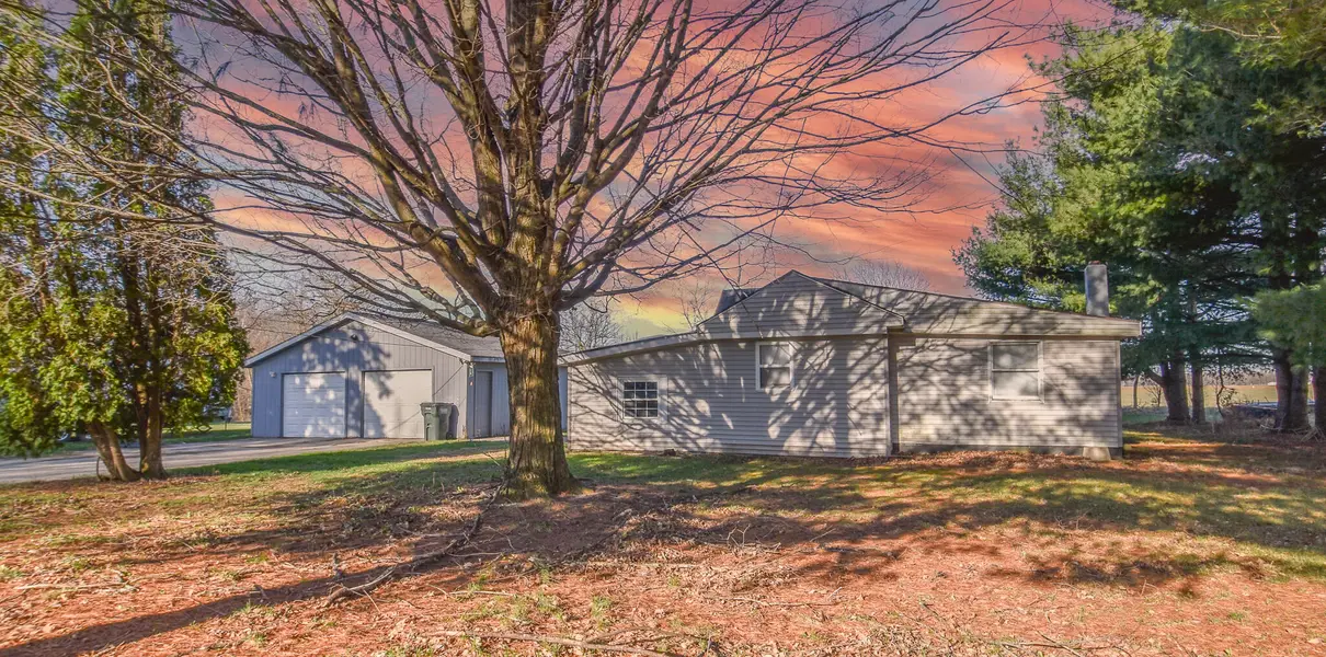 64590 Maple LN, Burr Oak, MI 49030