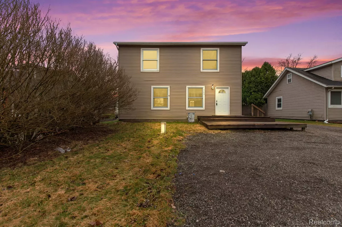 Ortonville, MI 48462,142 E GLASS RD