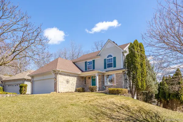 Farmington Hills, MI 48335,34732 PENNINGTON DR