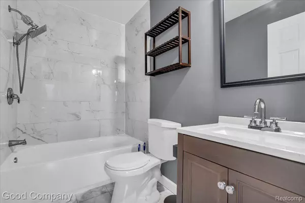 1423 ANDREA ST Ypsilanti, MI 48198