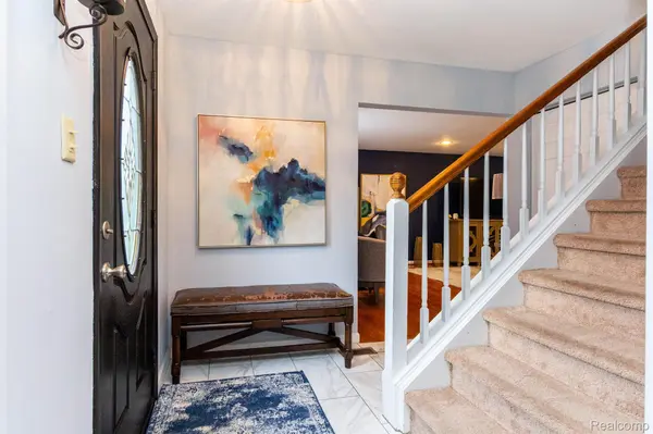 Farmington Hills, MI 48331,30037 RAVENSCROFT ST