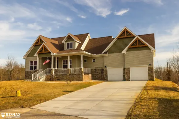 Fenton, MI 48430,1313 McCully LN