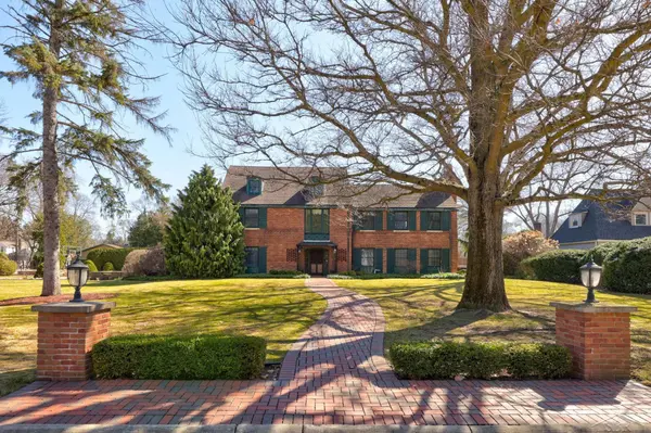 27 W Hannum BLVD, Saginaw Twp, MI 48602