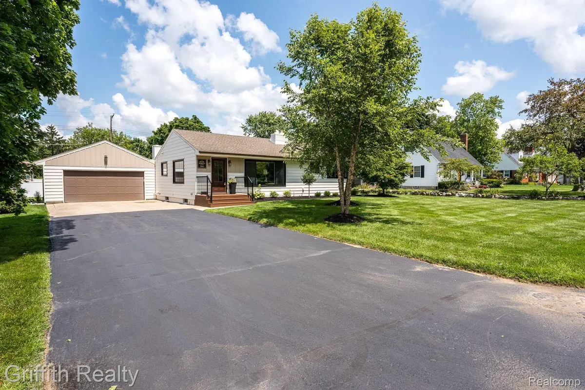 7925 STATE ST, Genoa Twp, MI 48116