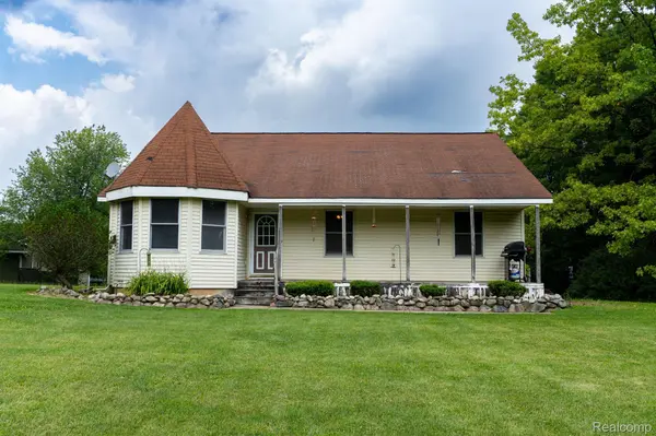 510 DEMODE RD, Holly, MI 48442