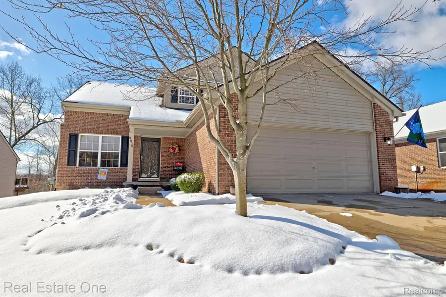 9936 TIOGA  CT, Pinckney, MI 48169