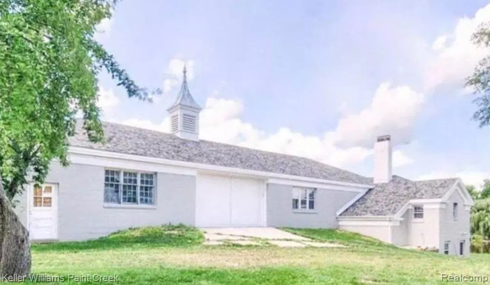 8277 E HOLLY RD, Holly, MI 48442