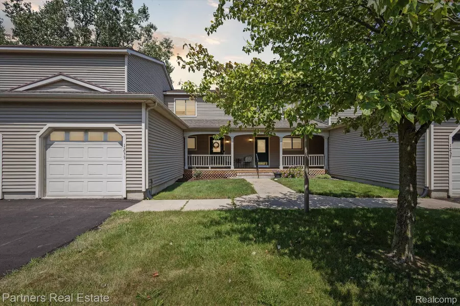1235 Zimmer PL, Williamston, MI 48895