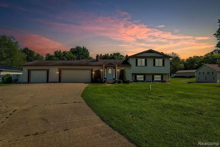 7287 E HOLLY RD, Holly, MI 48442