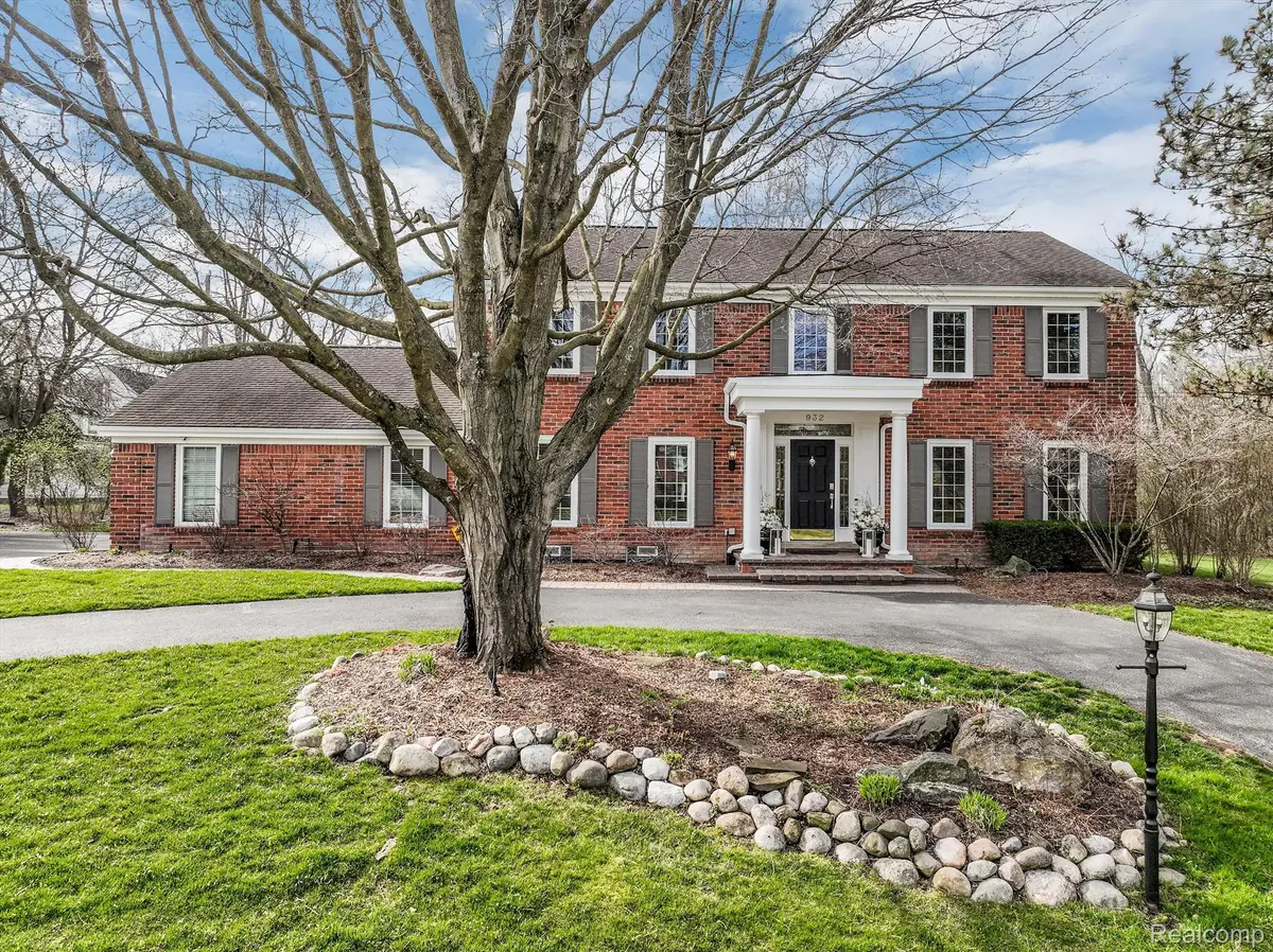 932 Adams Castle DR, Bloomfield Twp, MI 48304