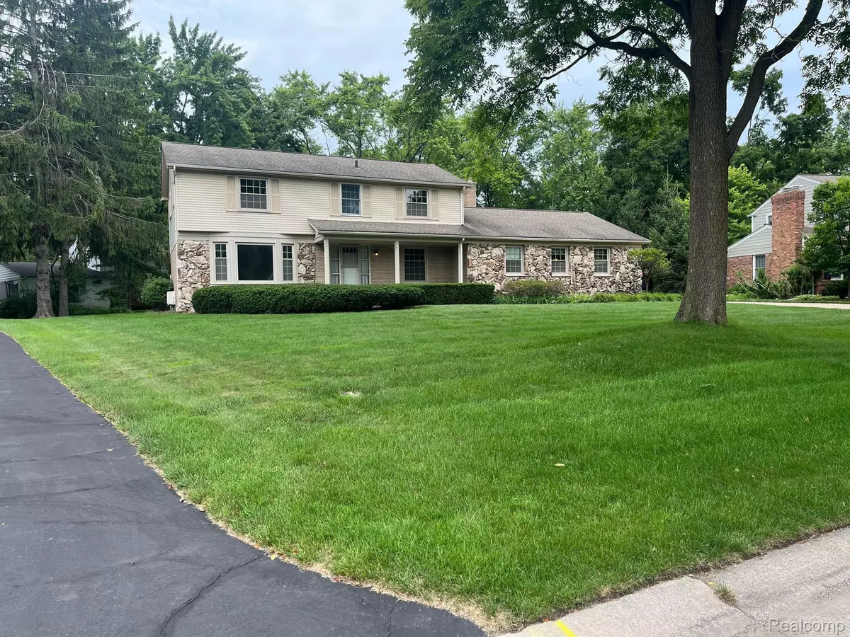 Farmington Hills, MI 48331,29075 OAK POINT DR