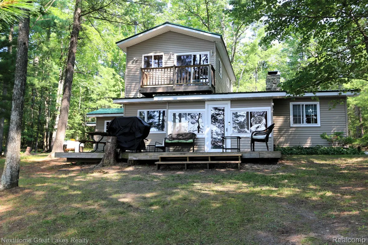 1144 STATE PARK RD, Albert Twp, MI 49756