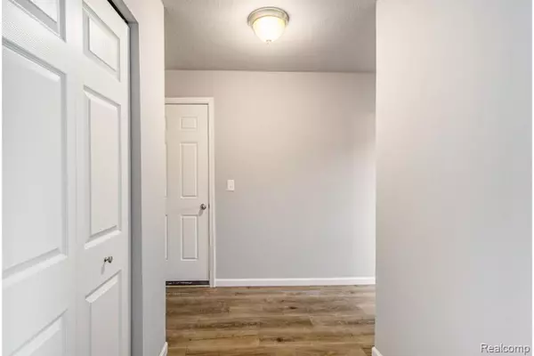 Adrian, MI 49221,463 Wolf Ridge CT