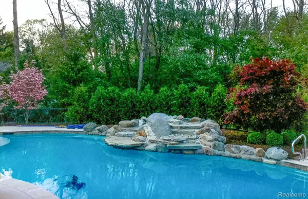 Bloomfield Hills, MI 48301,6785 Colby LN