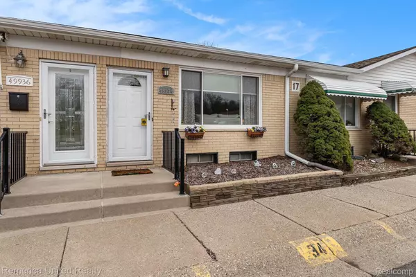 49934 HELFER BLVD, Wixom, MI 48393