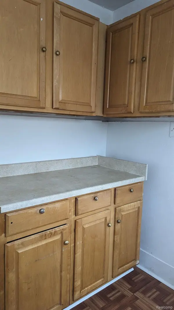 Pontiac, MI 48342,56 N TASMANIA ST