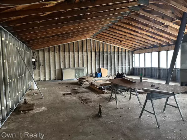 Detroit, MI 48219,24611 W MCNICHOLS RD