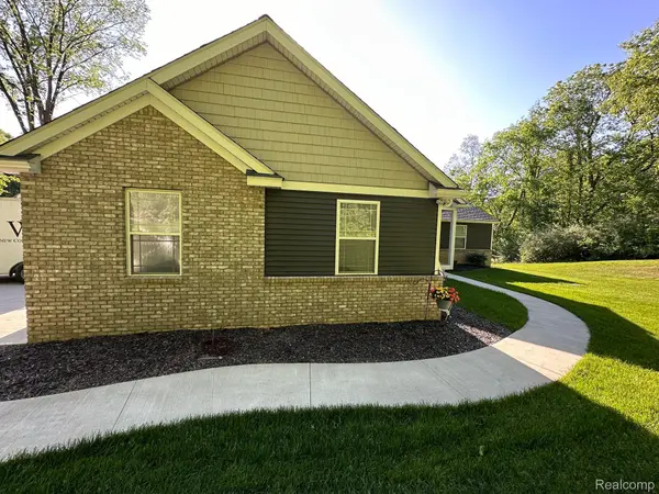 Holly, MI 48442,950 S VAN RD