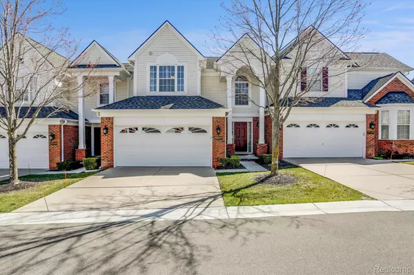 29340 DOUGLAS DR #132, Novi, MI 48377