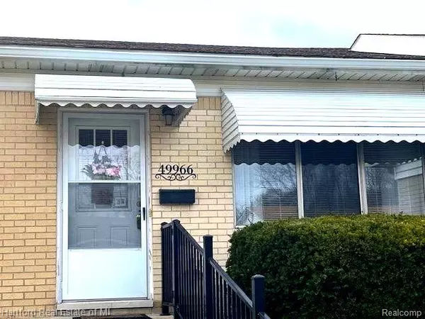 49966  Helfer BLVD, Wixom, MI 48393