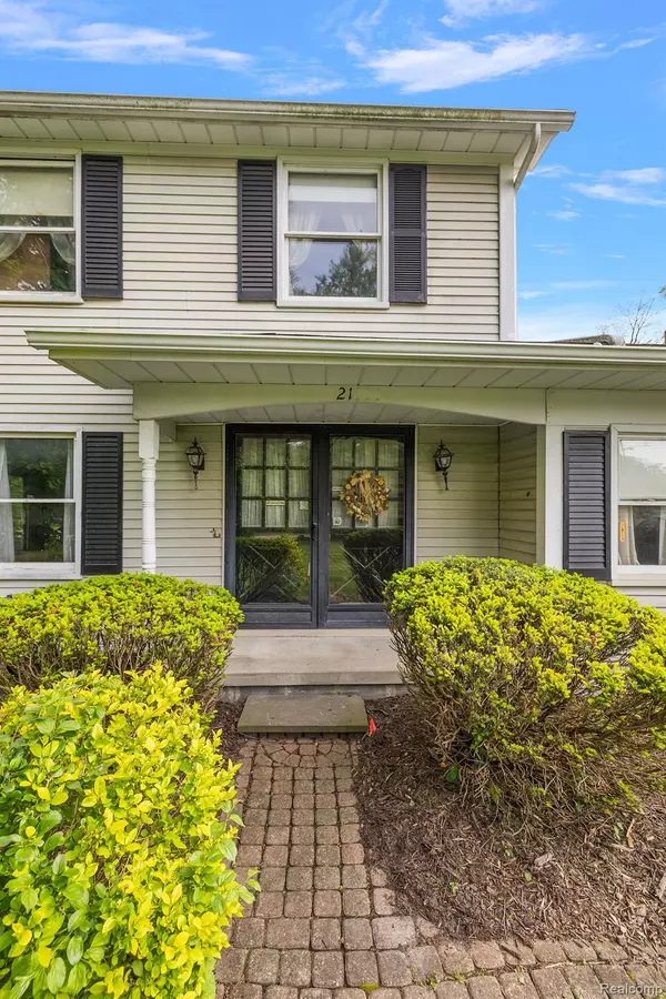 Beverly Hills, MI 48025,21993 RIVERVIEW DR