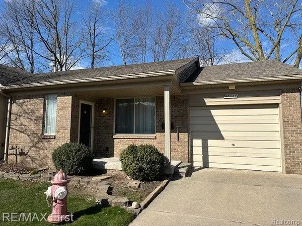 Warren, MI 48089,25663 CRIMSON