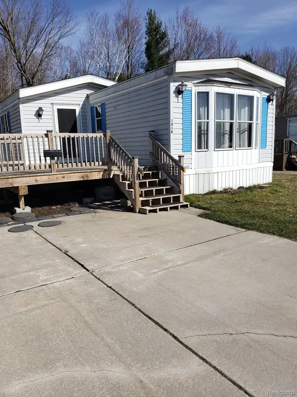 Kimball, MI 48074,1948 MEADOWLARK LN