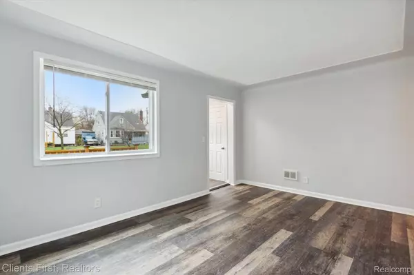 Harper Woods, MI 48225,20511 KENOSHA ST