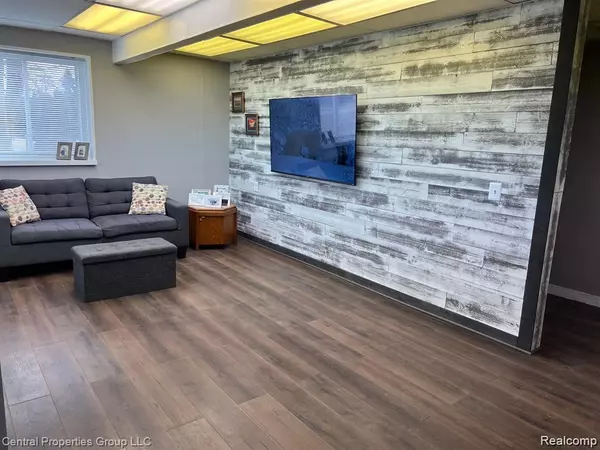 New Hudson, MI 48165,56461 GRAND RIVER AVE