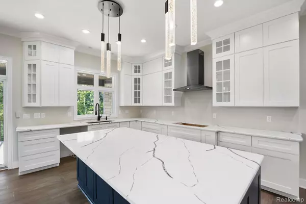 Shelby Twp, MI 48316,55328 BUCKTHORN DR