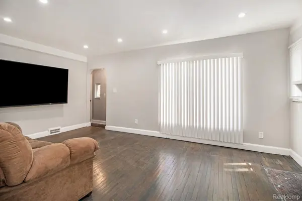 Detroit, MI 48227,9903 ROBSON ST