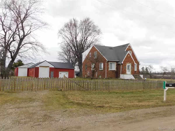 Almont, MI 48003,8753 HOLLOW CORNERS RD