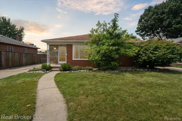 8937 PERRIN ST, Livonia, MI 48150