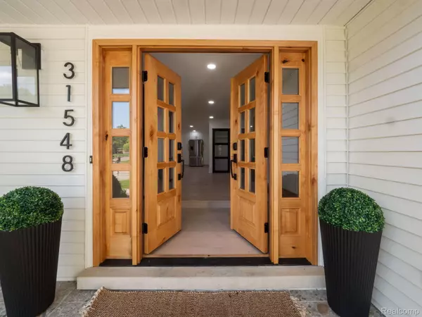 Beverly Hills, MI 48025,31548 ROBINHOOD DR