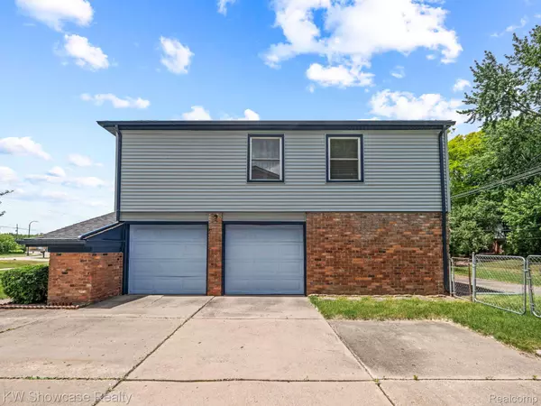 West Bloomfield, MI 48322,30728 W 14 MILE RD