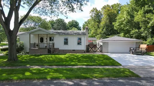 South Lyon, MI 48178,497 LYON BLVD